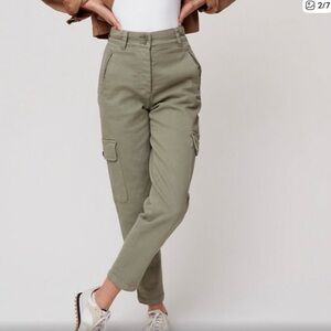 Aritzia Wilfred Free Modern Cargo Pants size 2 NWT